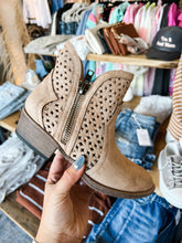 Load image into Gallery viewer, Very G: Leah Boot