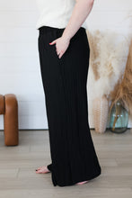 Load image into Gallery viewer, PLUS: Heart Out There Pant