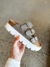 Load image into Gallery viewer, Very G: Plaza Sandal