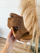 Load image into Gallery viewer, Very G: Wally Wedge Sandal