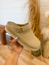 Load image into Gallery viewer, For The Moment Clogs