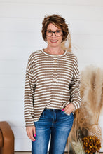 Load image into Gallery viewer, Share The Love Top