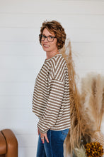 Load image into Gallery viewer, Share The Love Top