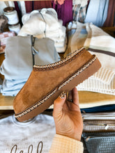 Load image into Gallery viewer, Very G: Georgina Slipper