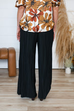 Load image into Gallery viewer, Heart Out There Pant