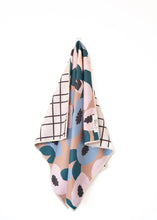 Load image into Gallery viewer, Lilly Plaid Reversible Hand Towel