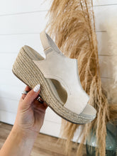 Load image into Gallery viewer, Very G: Sawyer Sandal
