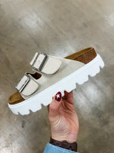 Load image into Gallery viewer, Very G: Jazmin Sandal
