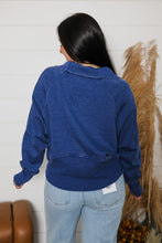 Load image into Gallery viewer, Don&#39;t Let It Go Top
