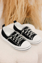 Load image into Gallery viewer, Very G: Aman Corduroy Sneaker
