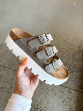 Load image into Gallery viewer, Very G: Plaza Sandal

