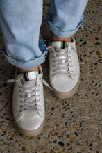 Load image into Gallery viewer, Shushop: Paula Pearl Sneakers
