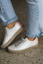 Load image into Gallery viewer, Shushop: Paula Pearl Sneakers
