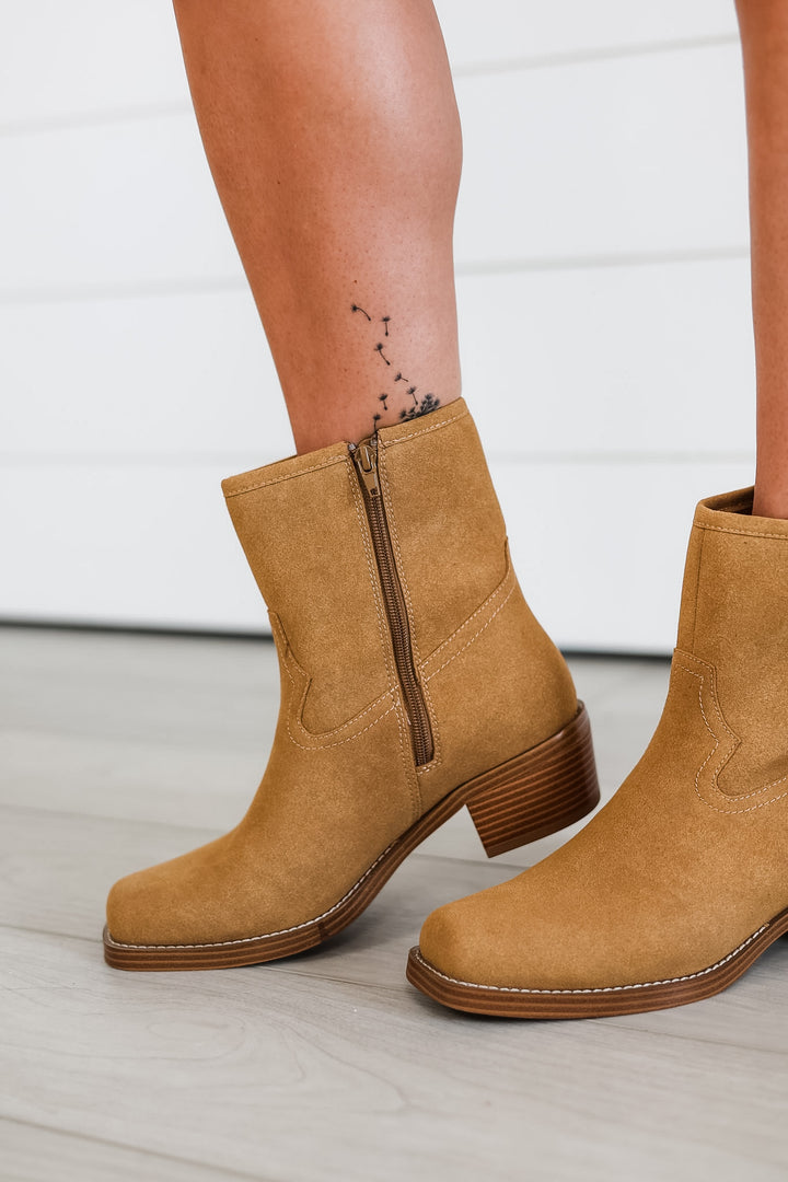 MIA: Dagny Boot