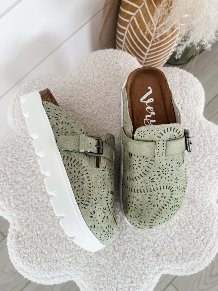 Very G: Lulu Clog