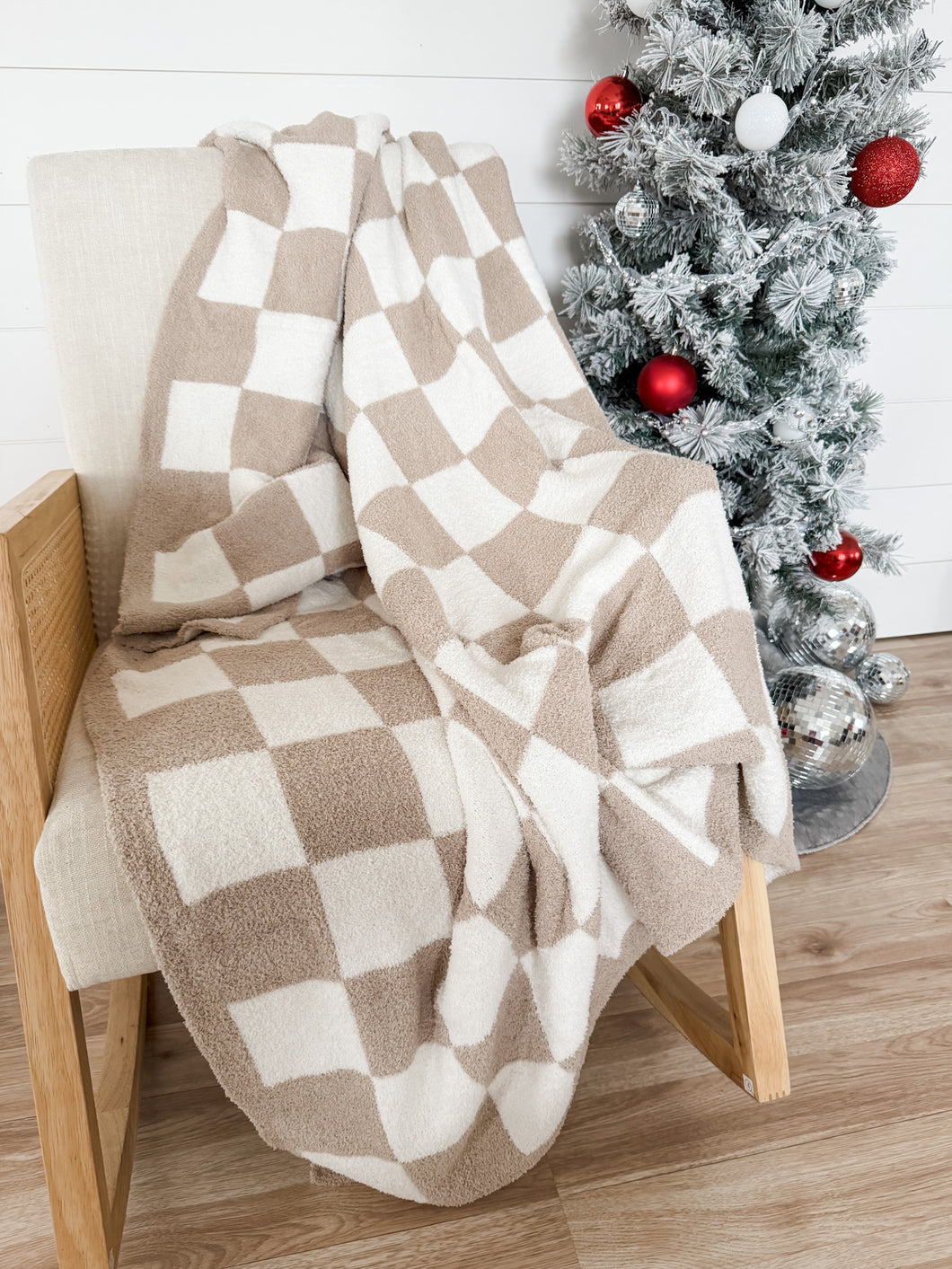 Checkered Comfy Luxe Blanket