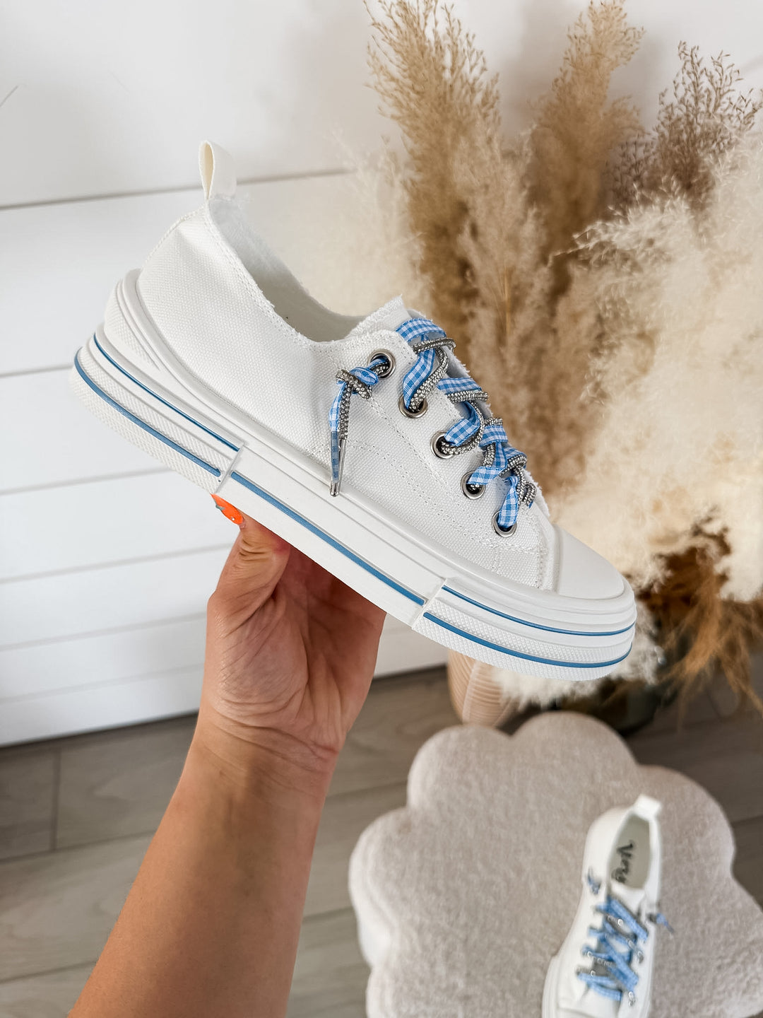 Very G: Aman Double Lace Sneaker