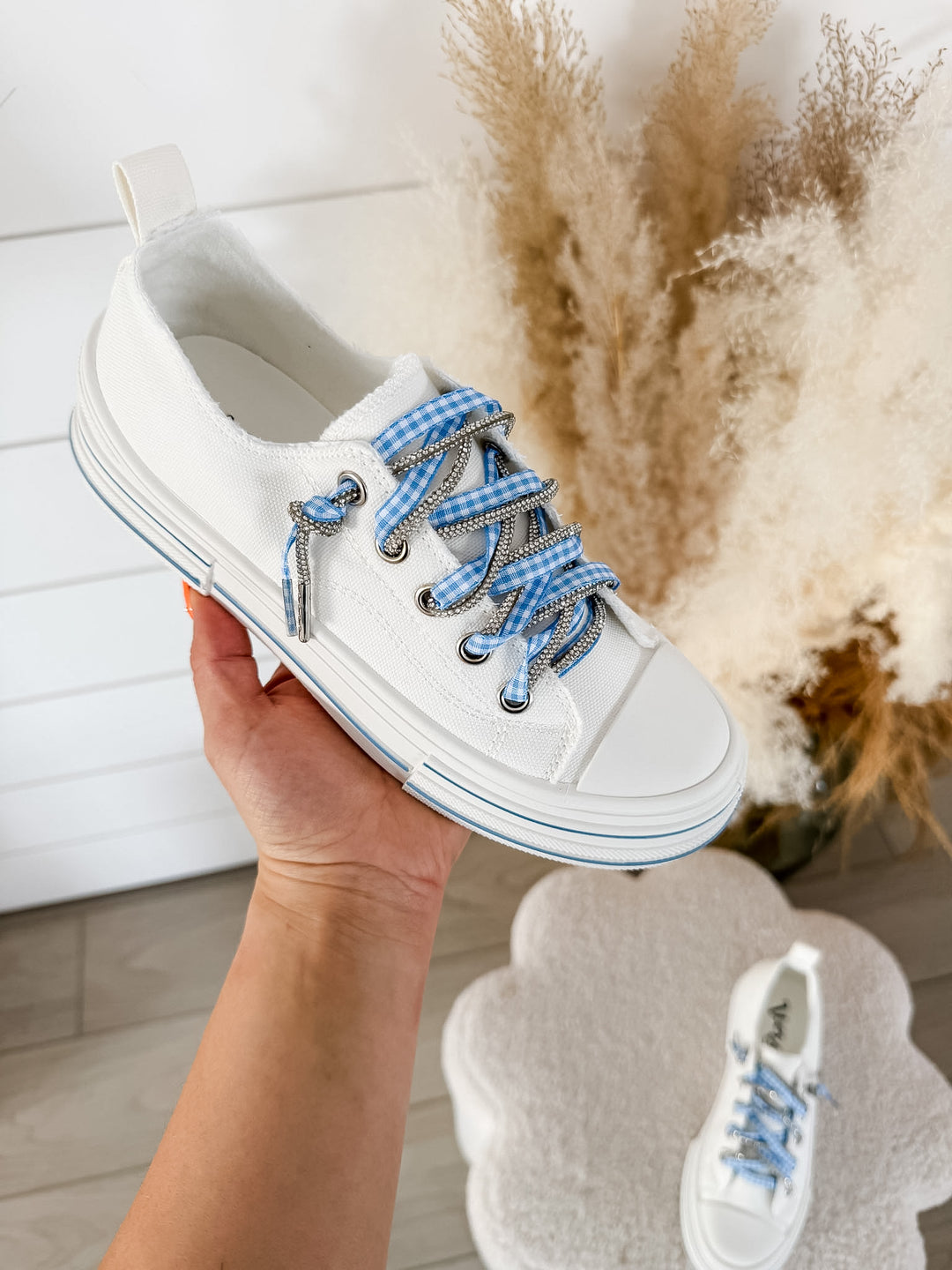 Very G: Aman Double Lace Sneaker