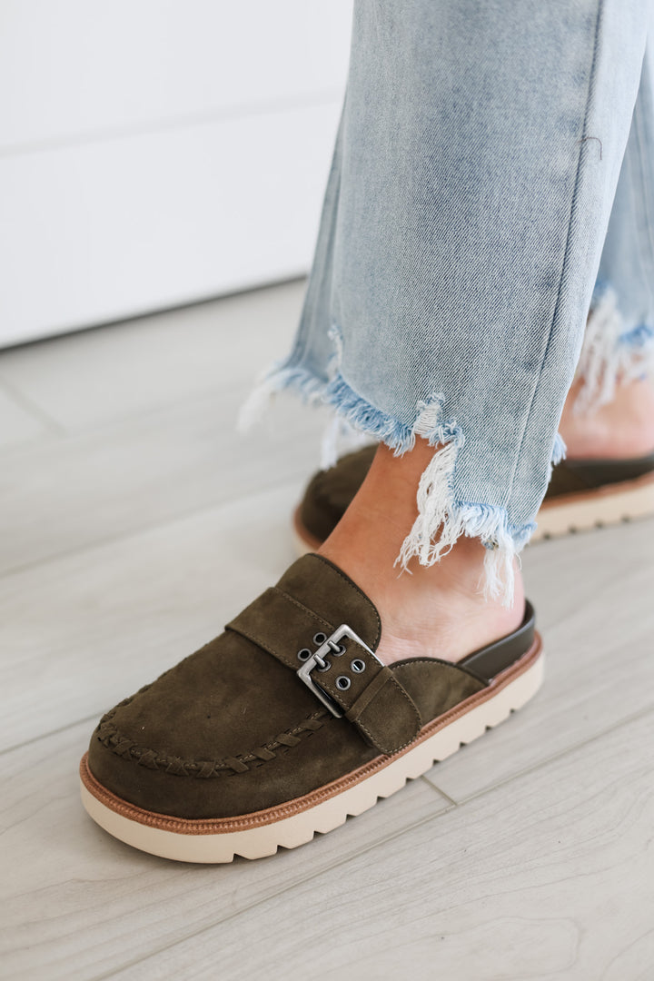 MIA: Zaina Clog