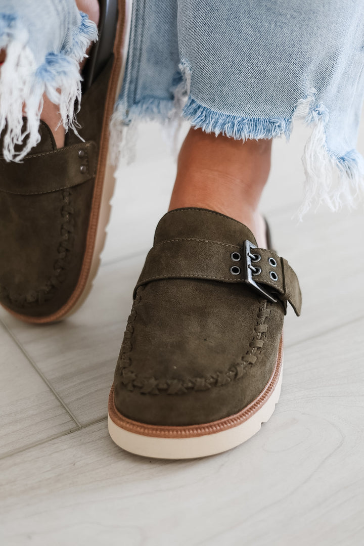 MIA: Zaina Clog