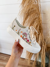 Load image into Gallery viewer, Blowfish: Florally Dreams Sneaker
