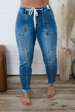 Load image into Gallery viewer, Judy Blue: Feeling Your Best Jogger Denim
