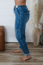 Load image into Gallery viewer, Judy Blue: Feeling Your Best Jogger Denim
