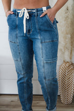 Load image into Gallery viewer, Judy Blue: Feeling Your Best Jogger Denim
