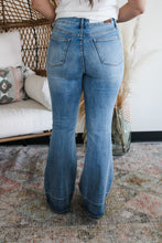 Load image into Gallery viewer, Judy Blue: Second Chances Denim
