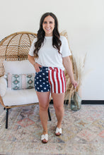 Load image into Gallery viewer, PLUS: Judy Blue: Americana Flag Shorts
