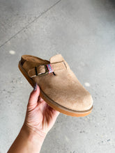 Load image into Gallery viewer, Capri Clog
