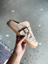 Load image into Gallery viewer, Joia Clog
