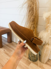 Load image into Gallery viewer, For The Moment Clogs
