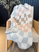 Load image into Gallery viewer, Checkered Comfy Luxe Blanket
