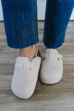 Load image into Gallery viewer, MIA: Qwest Sherpa Clogs
