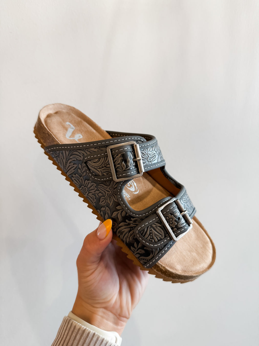 Very G: Berry Sandal