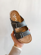 Load image into Gallery viewer, Very G: Berry Sandal
