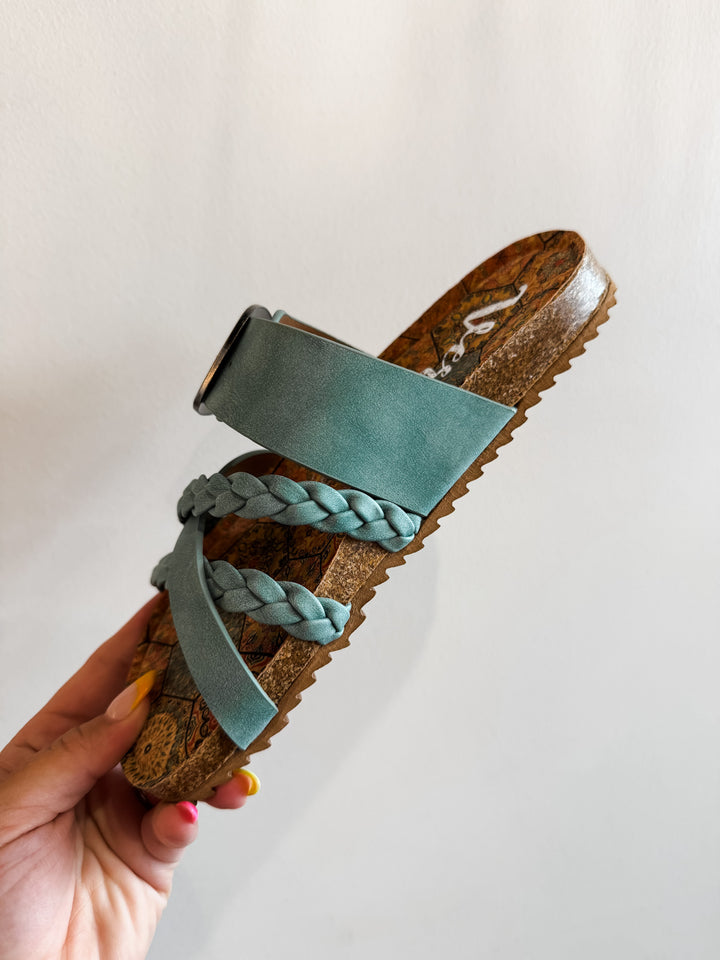 Very G: Nora Sandal (DAMAGED)