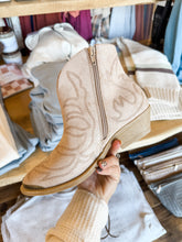 Load image into Gallery viewer, Very G: Tazz Boot
