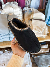 Load image into Gallery viewer, Very G: Georgina Slipper
