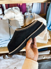 Load image into Gallery viewer, Very G: Georgina Slipper
