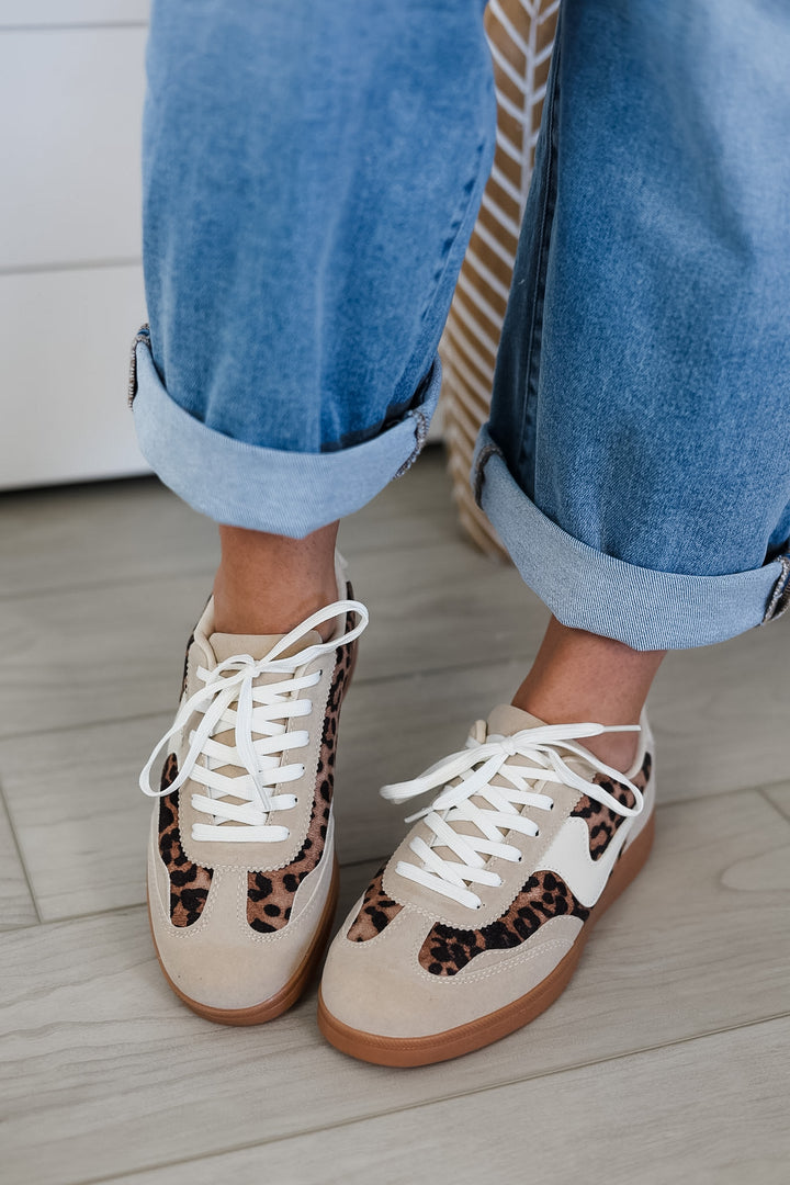 Chasing Dreams Sneaker