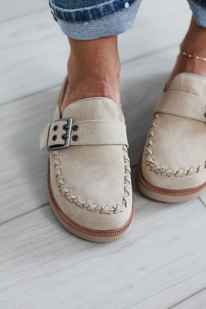MIA: Zaina Clog