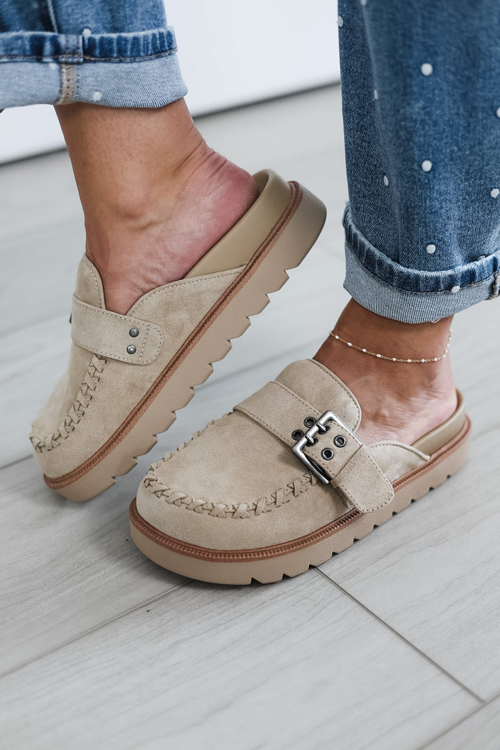 MIA: Zaina Clog