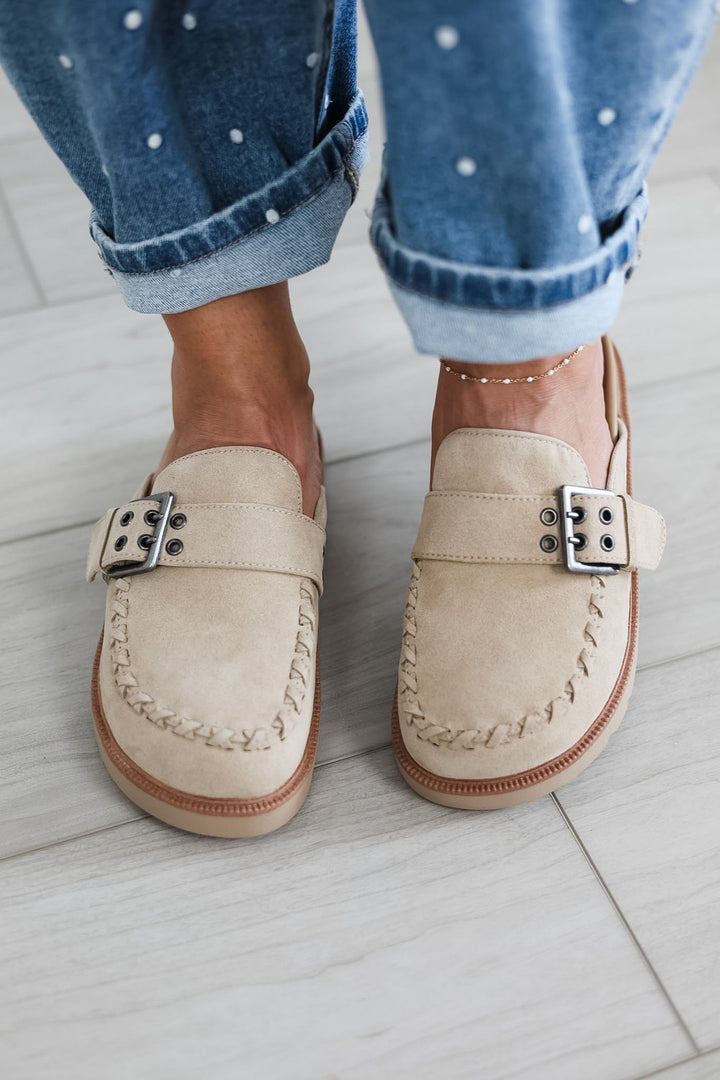 MIA: Zaina Clog