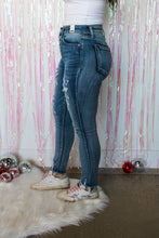 Load image into Gallery viewer, Judy Blue: PLUS: In The Times Denim
