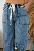 Load image into Gallery viewer, Keep An Eye Out Pant
