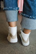 Load image into Gallery viewer, Blowfish: Rezzie Sneaker
