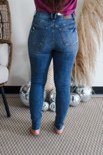 Load image into Gallery viewer, PLUS: Judy Blue: Let&#39;s Connect Denim
