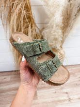 Load image into Gallery viewer, Very G: Jesse Sandal
